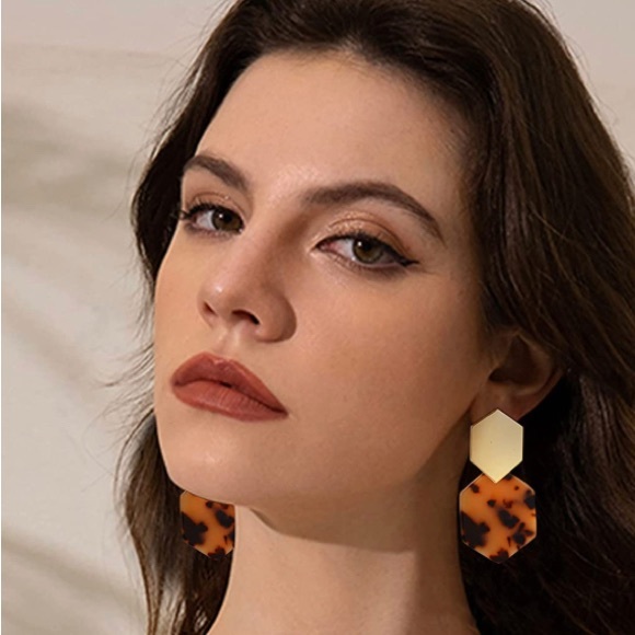 NWOT Clip On Earrings - Picture 2 of 2